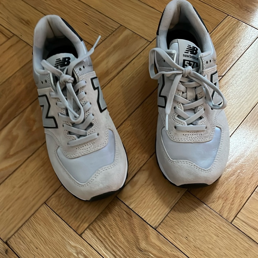 New Never Wore New Balance Womans 574 Sneakers NEW